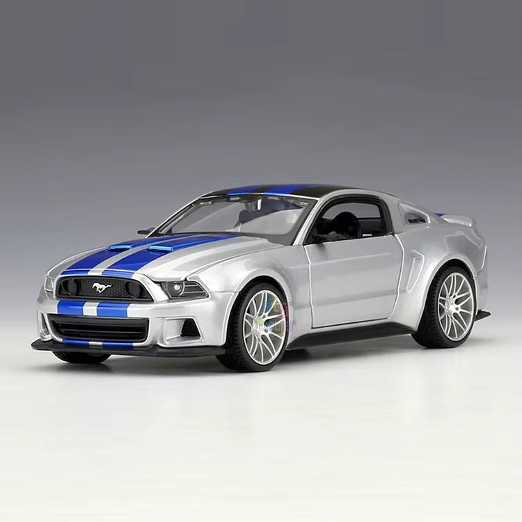 Maisto 2014 Ford Mustang Street Racer 1:24 Scale Die-Cast Metal Collector Model – Performance Muscle Car Edition