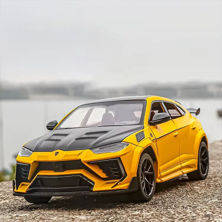 Lamborghini Urus 1:24 Scale Die-Cast Metal Collector Model – High-Performance Luxury SUV Edition