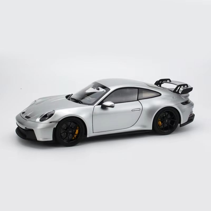 Porsche 911 GT3 1:18 Scale Die-Cast Metal Collector Model – Track-Focused Performance Edition