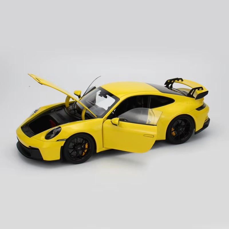 Porsche 911 GT3 1:18 Scale Die-Cast Metal Collector Model – Track-Focused Performance Edition