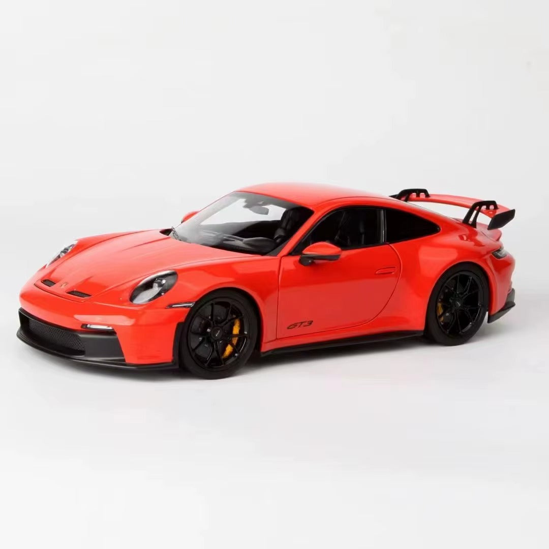 Porsche 911 GT3 1:18 Scale Die-Cast Metal Collector Model – Track-Focused Performance Edition