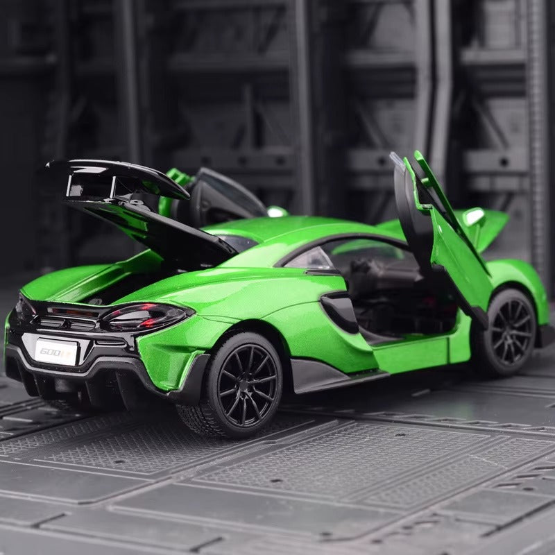 McLaren 570S 1:32 Scale Die-Cast Collector Model – Modern Supercar Edition